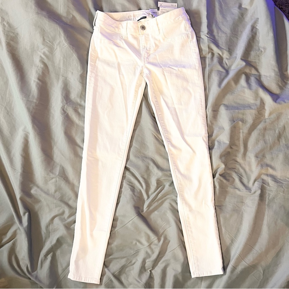 American Eagle Super Stretch Jegging. Low rise. New with tags.